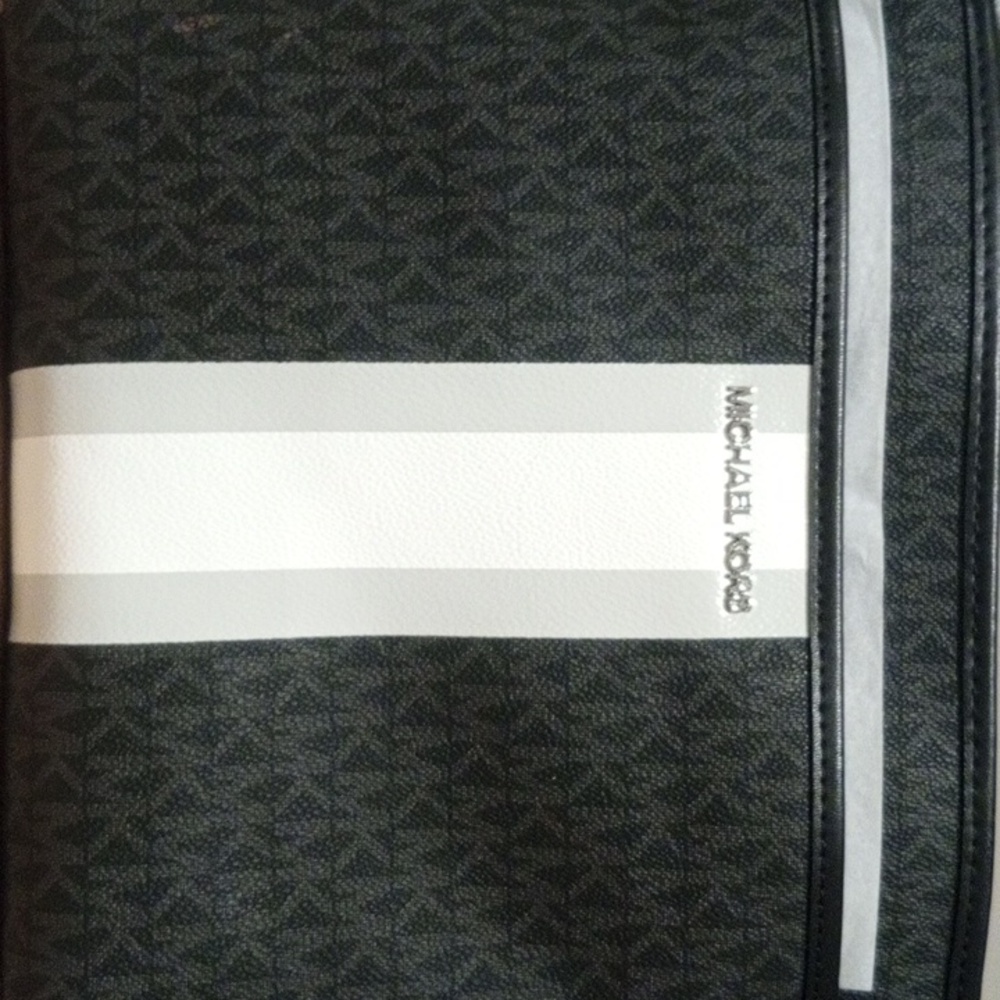 Michael kors crossbody